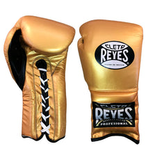 Cargar imagen en el visor de la galería, Guantes Cleto Reyes con agujeta, en piel