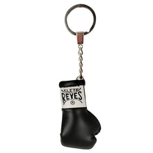 Cargar imagen en el visor de la galería, Guantes miniatura Cleto Reyes con llavero