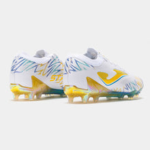 Cargar imagen en el visor de la galería, Botas fútbol Striker 24 terreno firme FG blanco