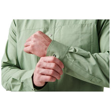 Cargar imagen en el visor de la galería, CAMISA TACTICA 5.11 - IGOR SOLID MANGA LARGA