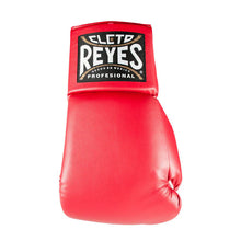 Cargar imagen en el visor de la galería, Guante gigante Cleto Reyes
