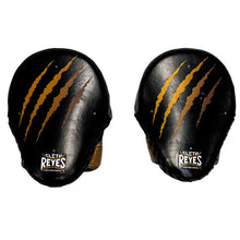 Cargar imagen en el visor de la galería, Manillas Cleto Reyes para boxeo de alto desempeño en piel
