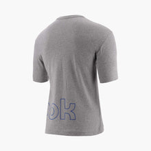 Cargar imagen en el visor de la galería, PLAYERA Reebok Graphic Series
