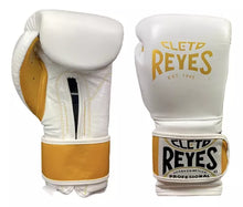 Cargar imagen en el visor de la galería, Guantes De Entrenamiento Cleto Reyes Legend Gold 14 Oz
